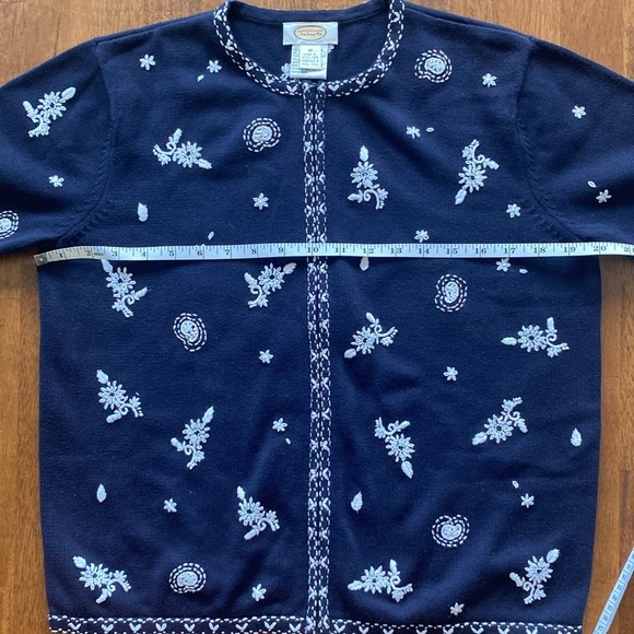Talbots navy blue and white floral design women’s cardigan size medium - Picture 6 of 7